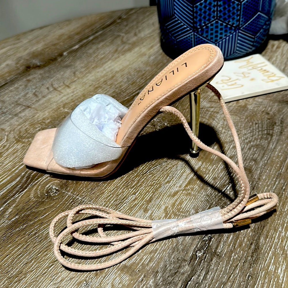 Size 6 womens strap up sandal